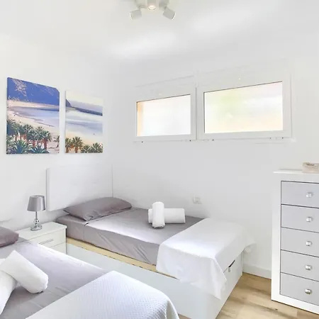 Luxury Penthouse, Sunset, Heated Pool, Fast Wifi Lägenhet *