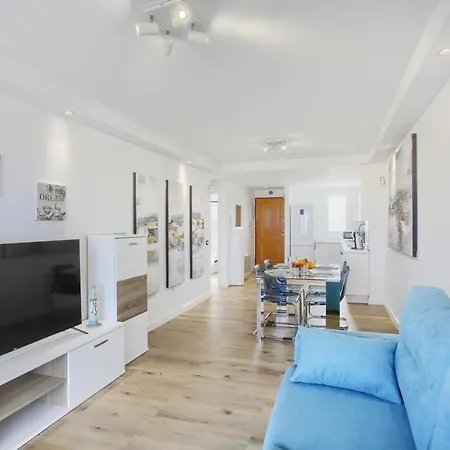 Luxury Penthouse, Sunset, Heated Pool, Fast Wifi Lägenhet