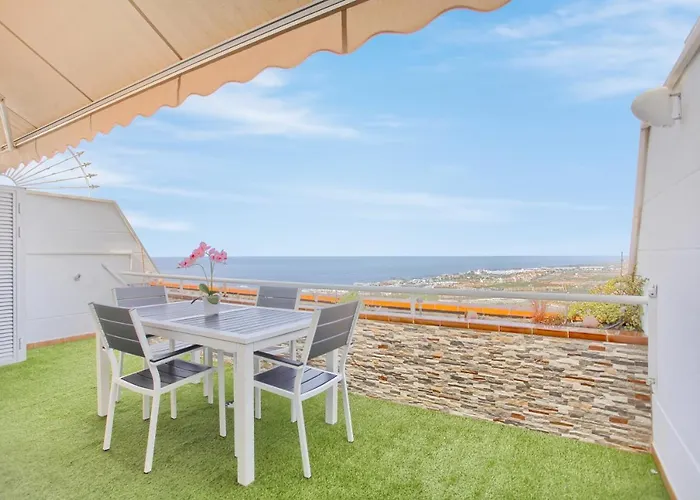 Apartment The Penthouse, Fabulous Sunset, Heated Pool, Fiber