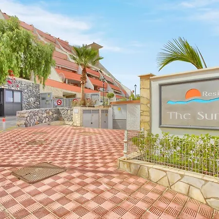 The Penthouse, Fabulous Sunset, Heated Pool, Fiber アパート